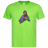 Papegaai Paillette Strijk Embleem Patch op een fel groen t-shirt