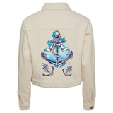 Anker Ahoi Full Color Strijk Applicatie op de achterzijde van een ecru spijkerjack