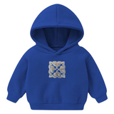 Tribal Paillette Zilver Grijs Sequins Cosplay Strijk Embleem Patch op een kleine donkerblauwe hoodie