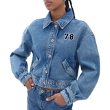 Cijfer Nummer Strijk Patches Embleem Wit Zwart 7,8 op een spijkerjasje