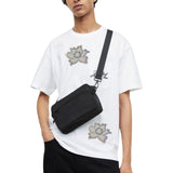 Twee maal de Roos Rozen Paillette Strijk Embleem Patch Wit op een wit t-shirt