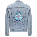 Anker Ahoi Full Color Strijk Applicatie op de achterzijde van een spijkerjasje