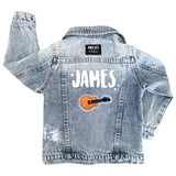 Gitaar Strijk Embleem Patch Lederlook Oranje op de rugzijde van een klein spijkerjack