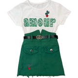 Cactus In Pot Strijk Embleem Patch op een t-shirt en groen rokje