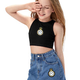 Twee maal de Horloge Klok Strijk Embleem Patch zowel op een zwart topje als op een spijkerrokje