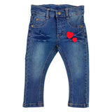 Hartje Strijk Embleem Patch Applicatie Rood Medium Samen met de iets kleinere variant op een klein spijkerbroekje