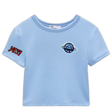 Yes Tekst Strijk Embleem Patch op een lichtblauw kort shirtje