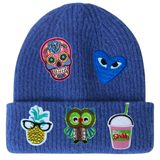 Hartje Met Oogjes Strijk Embleem Patch Donker Blauw samen met andere strijk patches op een donkerblauwe muts