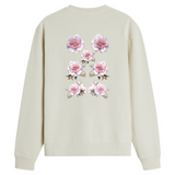 Roos Wilderozen Bloemen Full Color Strijk Applicatie op een crème witte sweater
