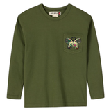 Vlinder Strijk Embleem Patch Artistiek Lichtgeel op een groene longsleef