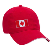 Canada Maple Leaf Vlag Strijk Embleem Patch op een rode cap