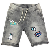 Bam Comic Style Tekstwolk Strijk Embleem Patch op een grijze korte broek