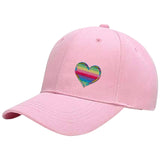 Hart Regenboog Glitter Strijk Embleem Patch op een roze cap