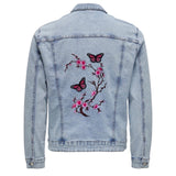 Bloesem Bloemen Vlinder Strijk Embleem Patch Set Roze op de rugzijde van een spijkerjack