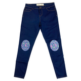 Knie Elleboog Strijk Patch Set Denim Sterren op een donkerblauwe spijkerbroek