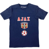 Alfabet Letter Embleem Strijk Patch Rood Wit samen met een Amsterdam en voetbal patch op een blauw t-shirtje