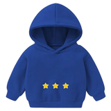 Drie maal de Ster Sterretje Strijk Embleem Patch op een kleine blauwe hoodie