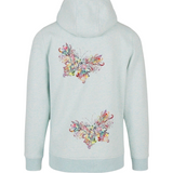 Vlinder Full Color XL Strijk Applicatie Multicolor twee maal een op de rugzijde van een  lichtblauwe hoodie