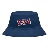 Cijfer Nummer Wit Rood Strijk Patch Embleem op een blauwe bucket hat 