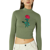 Roos Rood Bordeaux Strijk Embleem Applicatie Patch op een groene longsleeve