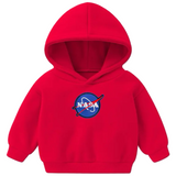 Nasa Embleem Strijk Patch Rond op een kleine rode hoodie