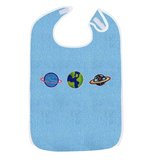 Planeet Aarde Strijk Embleem Patch samen met twee andere planeten op een blauwe slabber