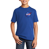 Nasa Embleem Strijk Patch Rond op een blauw t-shirt