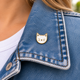 Weiße Kitty Cat Emaille Pin