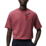 Bloesem Tak Strijk Embleem Patch Rood op een bordeaux rood t-shirt