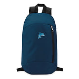 Cartoon dolfijn strijkpatch geborduurd voor kinderkleding en accessoires op een blauwe rugzak