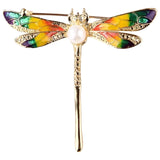 Close-up van de Libelle Parel Sierspeld Broche