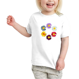 Madelief Margriet Bloemen Strijk Embleem Patch Small Set 6 stuks op een wit t-shirtje