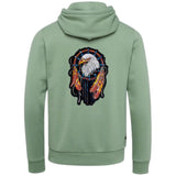 v op de achterzijde van een groen hoodie