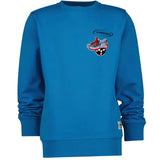 v op een blauwe sweater