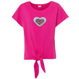 Hart Paillette Op Naai Patch op een fuchsia roze shirt