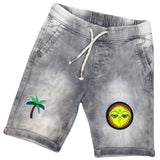 Palmboom Palmtree Strijk Embleem Patch samen met een maan strijk patch op een korte grijze broek