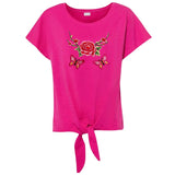 Pioen Roos Vlinder Strijk Embleem Patch Set op een fuchsia roze shirtje