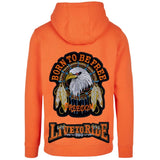 Live To Ride Tekst Biker Strijk Embleem Patch Oranje samen met de XXL born to be free strijk patch op de rugzijde van een oranje hoodie