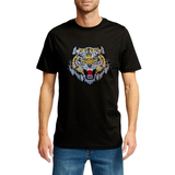 Tijger XXL Strijk Embleem Patch op een zwart t-shirt