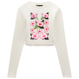 Hibiscus Bloemen Full Color Strijk Applicatie op een witte longsleeve