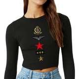 Fashion Army Strijk Embleem Patch Set op een zwarte longsleeve