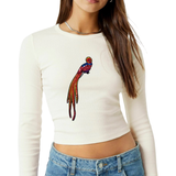 Rood Gele Paillette Paradijs Vogel XXL Strijk Embleem Patch op een witte longsleeve