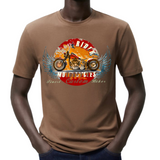 Motor Bike Vintage Rider Motor Cycles Strijk Applicatie op een bruin t-shirt