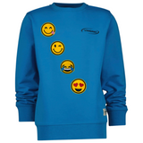 Emoji Roze Uitgestoken Tong Strijk Patch samen met drie andere varianten op een op een blauwe sweater kindermaat