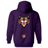 Lynx Kat Roofdier Strijk Embleem Patch Small samen met de Large op de achterzijde van een paarse hoodie