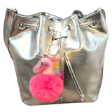 Sleutelhanger Eenhoorn Pom Fluffy Tas Keychain Donker Roze aan een zilverkleurige tas