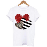 Hart Harten Love Strijk Applicatie op een wit t-shirt