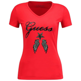 Vleugel Vleugels Wings Strijk Embleem Patch Set Zilver samen met een ster strijk patch op een rood t-shirt met Guess tekst