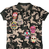 Groen beige camouflage polo shirt met zes verschild gekleurde sugar skull patches