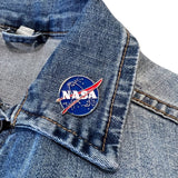 Close-up van de Nasa Embleem Emaille Sier Pin